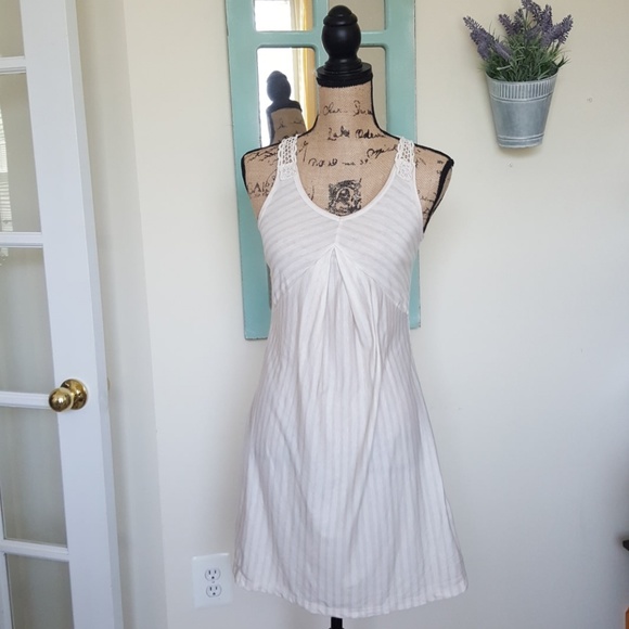 Mudd Dresses & Skirts - Mudd stripped & crochet dress